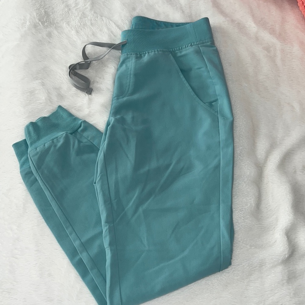 Figs Women’s Zamora Jogger Scrub Pants - Seaglass